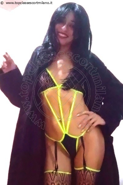 Foto Vittoria Annunci Escort Reggio Calabria 3348958235